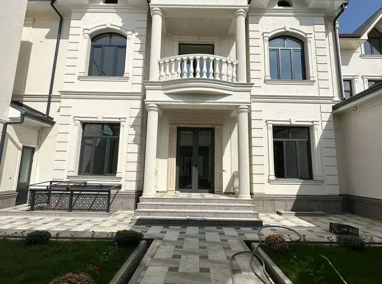 Сотилади 6 хонали ҳовли уй, 450 м² — Яккасарой тумани