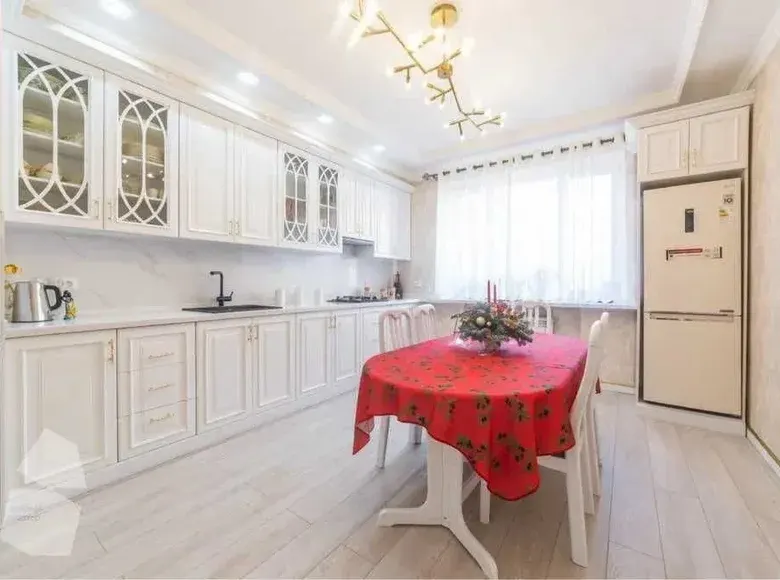 Сдаётся 3-комнатная квартира, 130 м², 2/8 этаж — Юнусабадский район