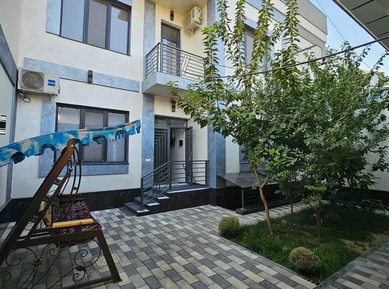 Сотилади 6 хонали ҳовли уй, 2.3 сотих, 230 м² — Сергели тумани
