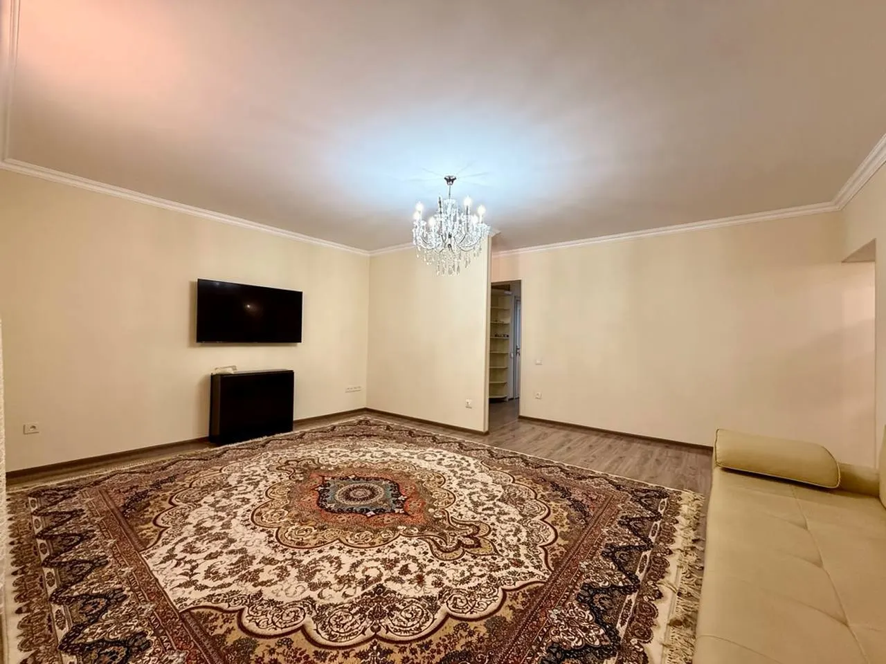 Sotiladi 4 xonali kvartira, 95 m², 1/4 qavat — Mirzo Ulugʻbek tumani