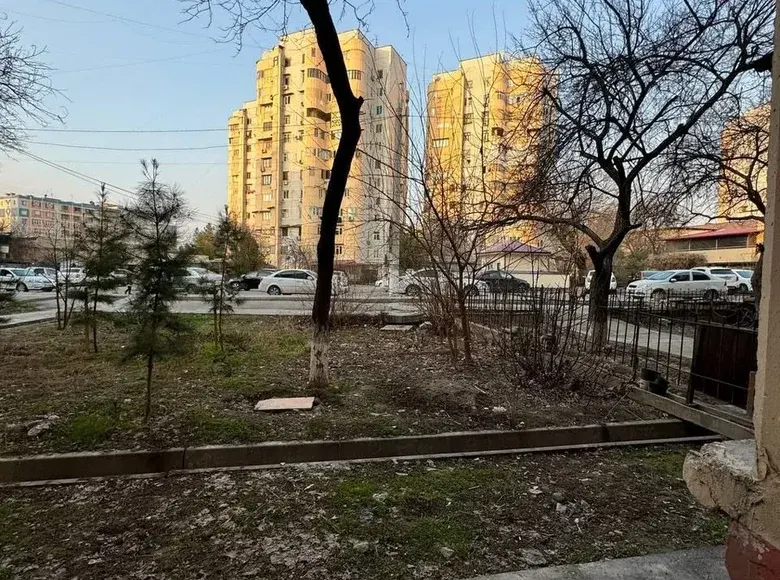 Сотилади 2 хонали квартира, 1/5 қават — Шайхонтоҳур тумани