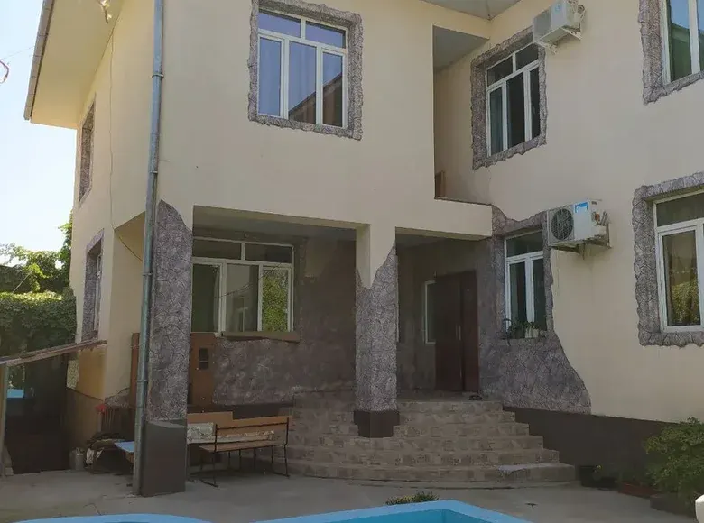Ijaraga beriladi 10 xonali hovli uy, 4.5 sotix, 550 m², 1/2 qavat — Mirobod tumani