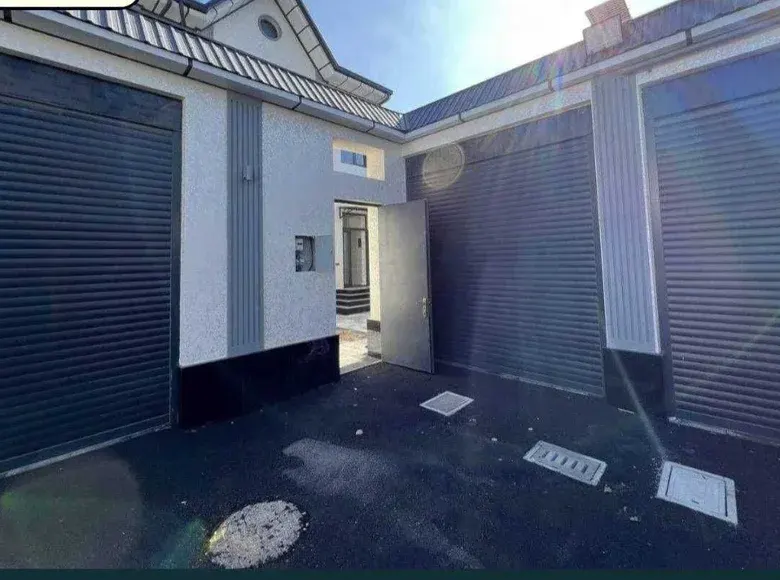 Сотилади 7 хонали ҳовли уй, 1.5 сотих, 250 м² — Юнусобод тумани