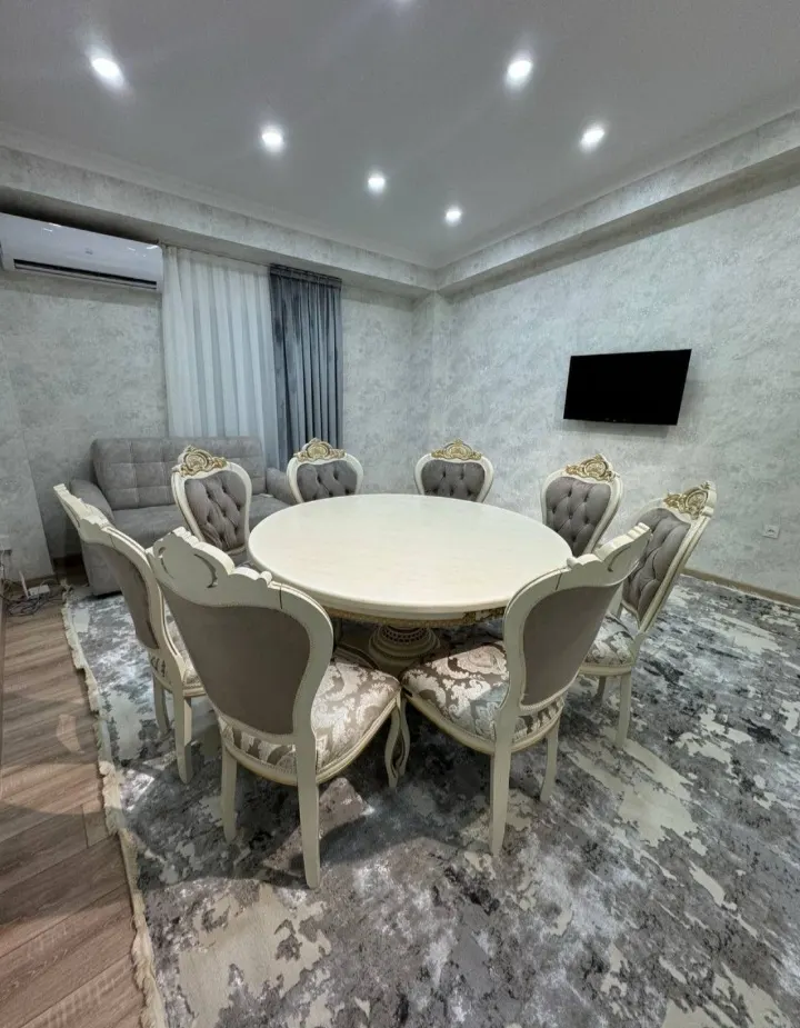 Сдаётся 4-комнатная квартира, 82 м², 4/4 этаж — Юнусабадский район