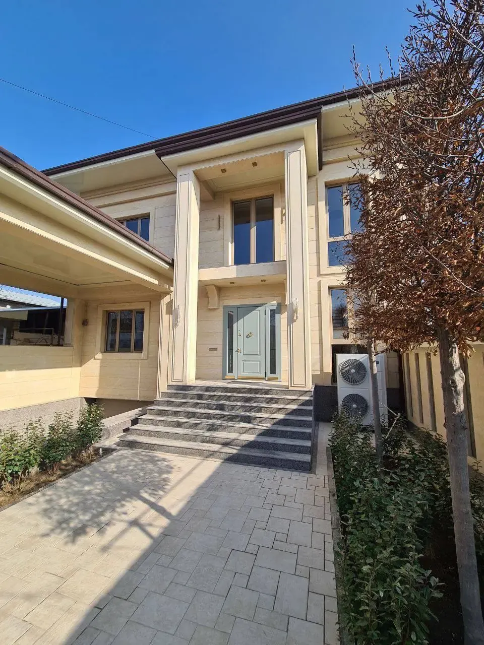 Sotiladi 5 xonali hovli uy, 6 sotix, 2 qavatli — Mirzo Ulugʻbek tumani