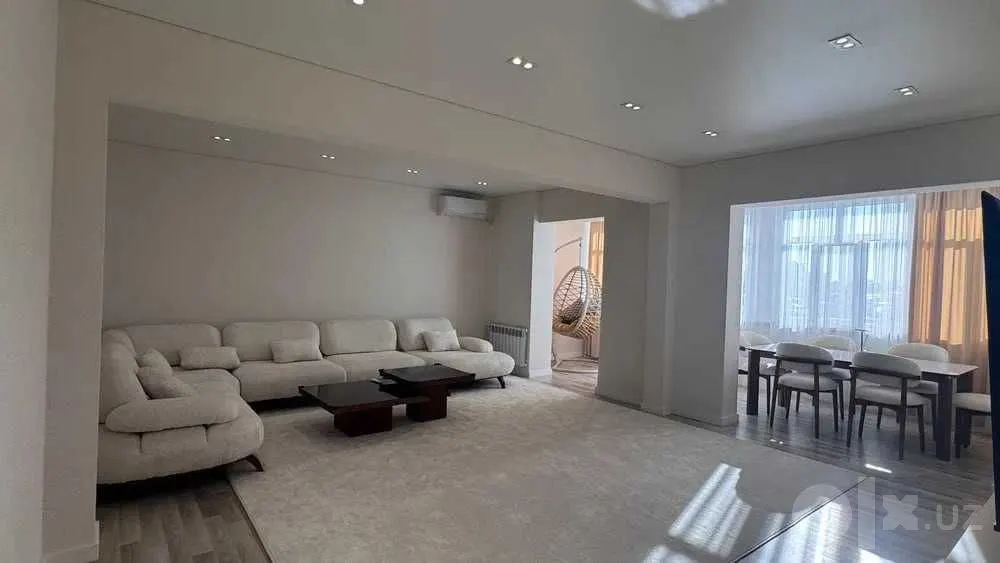 Продаётся 4-комнатная квартира, 130 м², 6/9 этаж — Мирабадский район