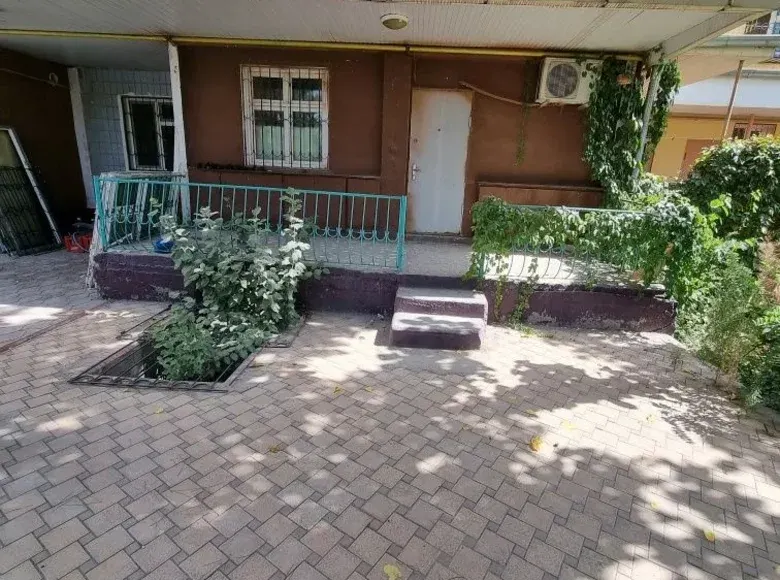 Sotiladi 2 xonali kvartira, 74 m², 1/9 qavat — Sergeli tumani