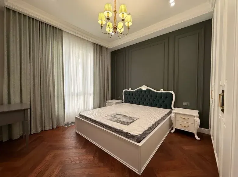 Продаётся 4-комнатная квартира, 153 м², 13/13 этаж — Мирзо-Улугбекский район
