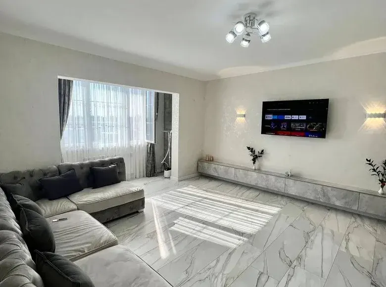 Продаётся 2-комнатная квартира, 60 м², 9/9 этаж — Мирабадский район