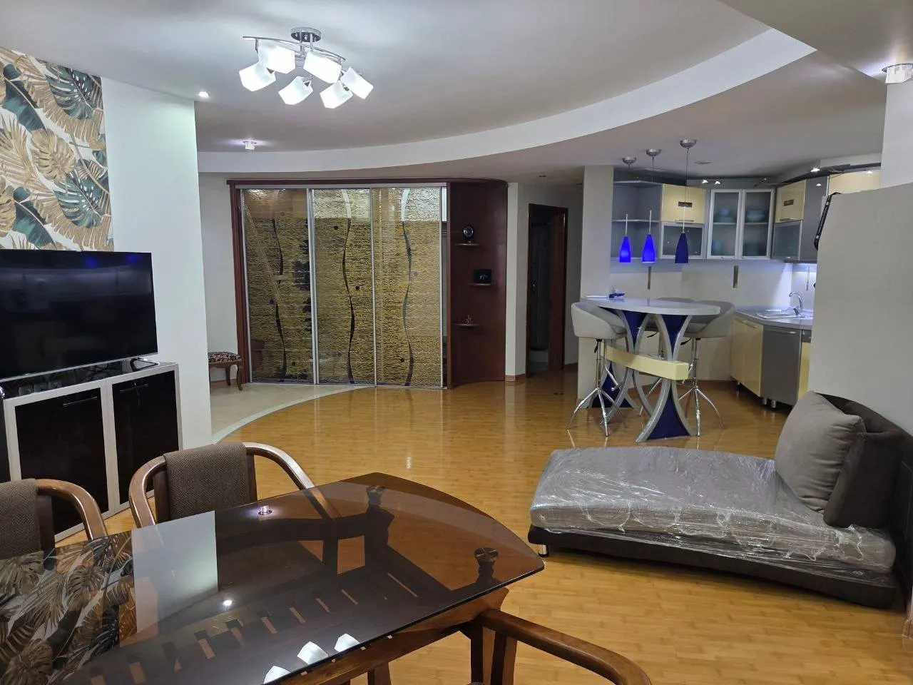 Сотилади 3 хонали квартира, 95 м², 11/18 қават — Мирзо Улуғбек тумани