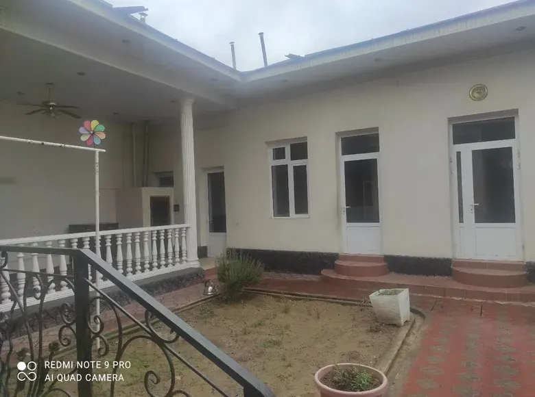 Сотилади 8 хонали ҳовли уй, 4 сотих, 300 м² — Тошкент шаҳри