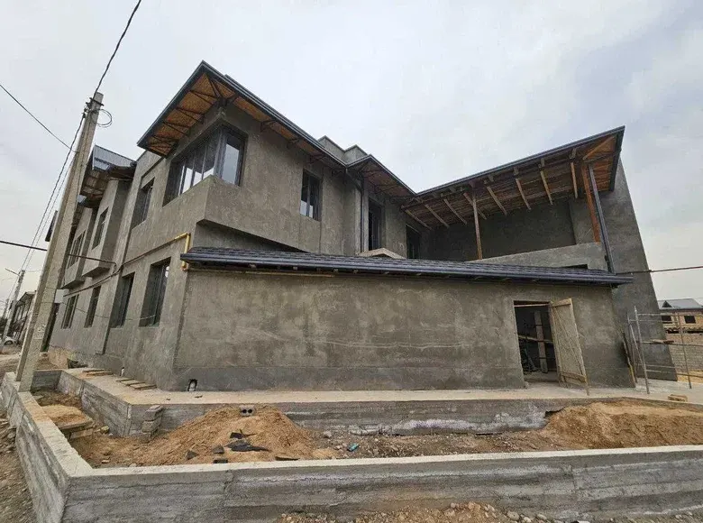 Sotiladi 5 xonali hovli uy, 1.5 sotix, 180 m² — Sergeli tumani
