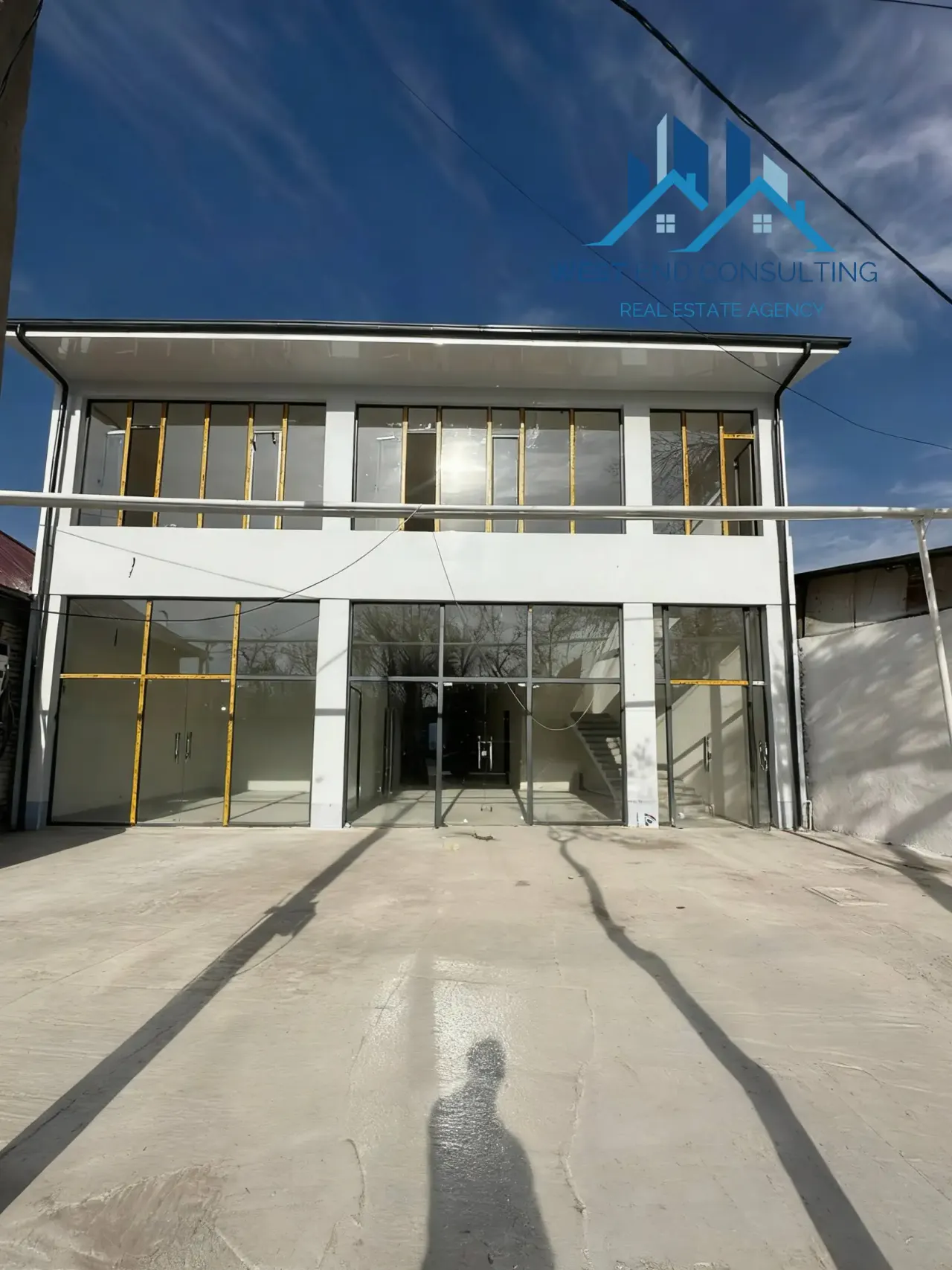 Сдаётся коммерческое помещение, 300 м², 1/2 этаж — Мирабадский район