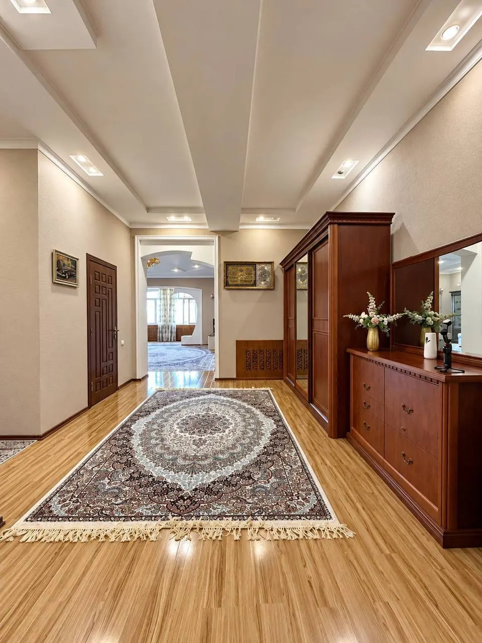 Продаётся 3-комнатная квартира, 128 м², 3/5 этаж — Мирзо-Улугбекский район