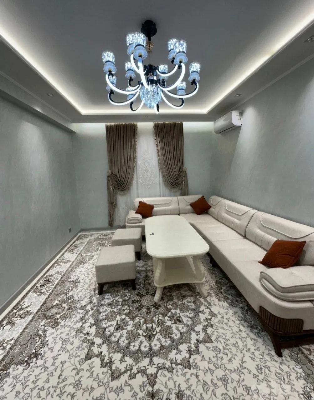 Сдаётся 2-комнатная квартира, 55 м², 1/4 этаж — Сергелийский район