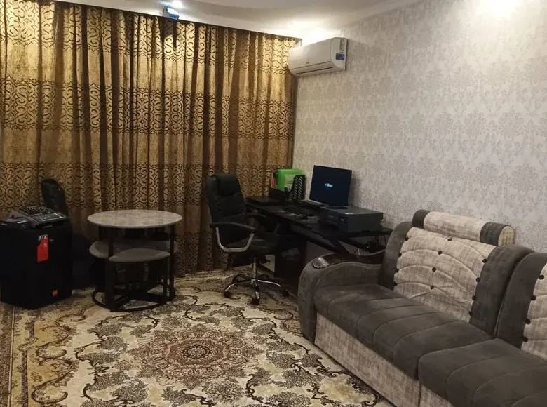 Sotiladi 3 xonali kvartira, 58 m², 4/7 qavat — Yangihayot tumani