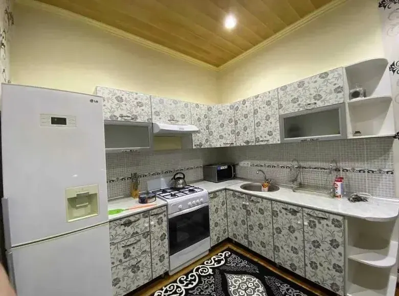 Сдаётся 2-комнатная квартира, 60 м², 2/2 этаж — Яккасарайский район