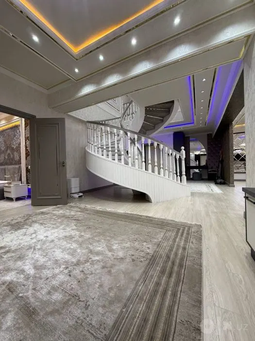 Sotiladi 6 xonali kvartira, 318 m², 7/8 qavat — Yunusobod tumani