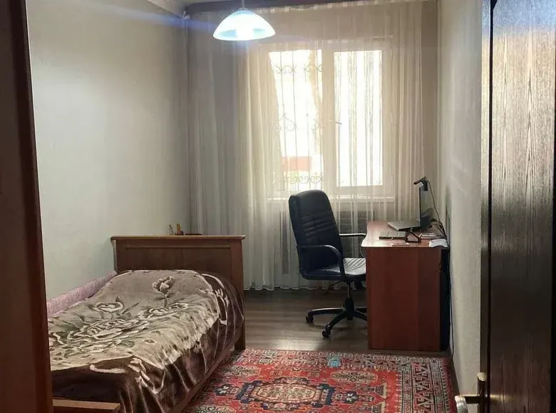 Продаётся 2-комнатная квартира, 45 м², 4/4 этаж — Чиланзарский район