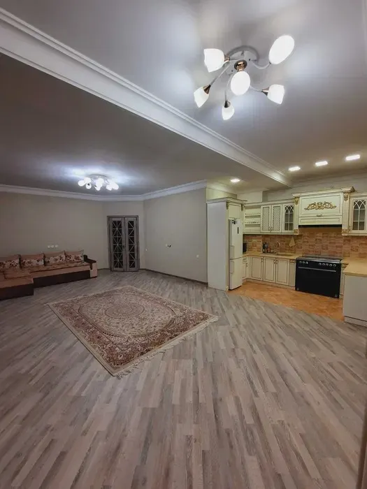 Сдаётся 4-комнатная квартира, 125 м², 1/5 этаж — Юнусабадский район
