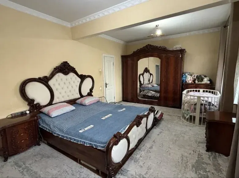 Продаётся 4-комнатная квартира, 174 м², 8/9 этаж — Чиланзарский район