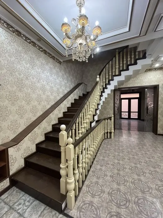 Сдаётся 3-комнатный дом, 240 м², 1/3 этаж — Яккасарайский район