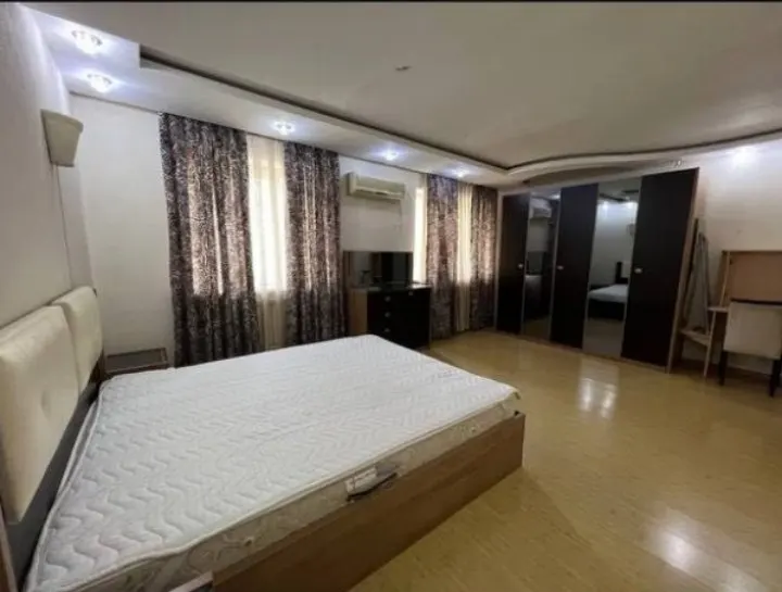 Sotiladi 2 xonali kvartira, 65 m², 3/5 qavat — Mirobod tumani