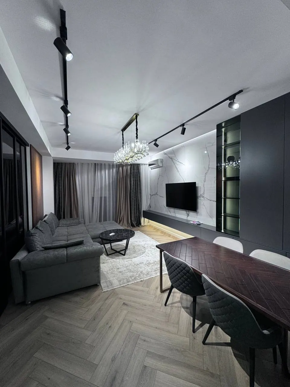 Сдаётся 3-комнатная квартира, 135 м², 2/9 этаж — Юнусабадский район