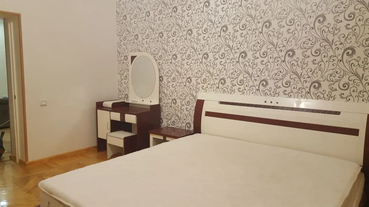 Ijaraga beriladi 3 xonali kvartira, 80 m², 1/4 qavat — Yakkasaroy tumani
