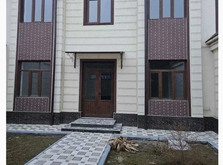 Сотилади 6 хонали ҳовли уй, 3 сотих, 280 м² — Янгиҳаёт тумани