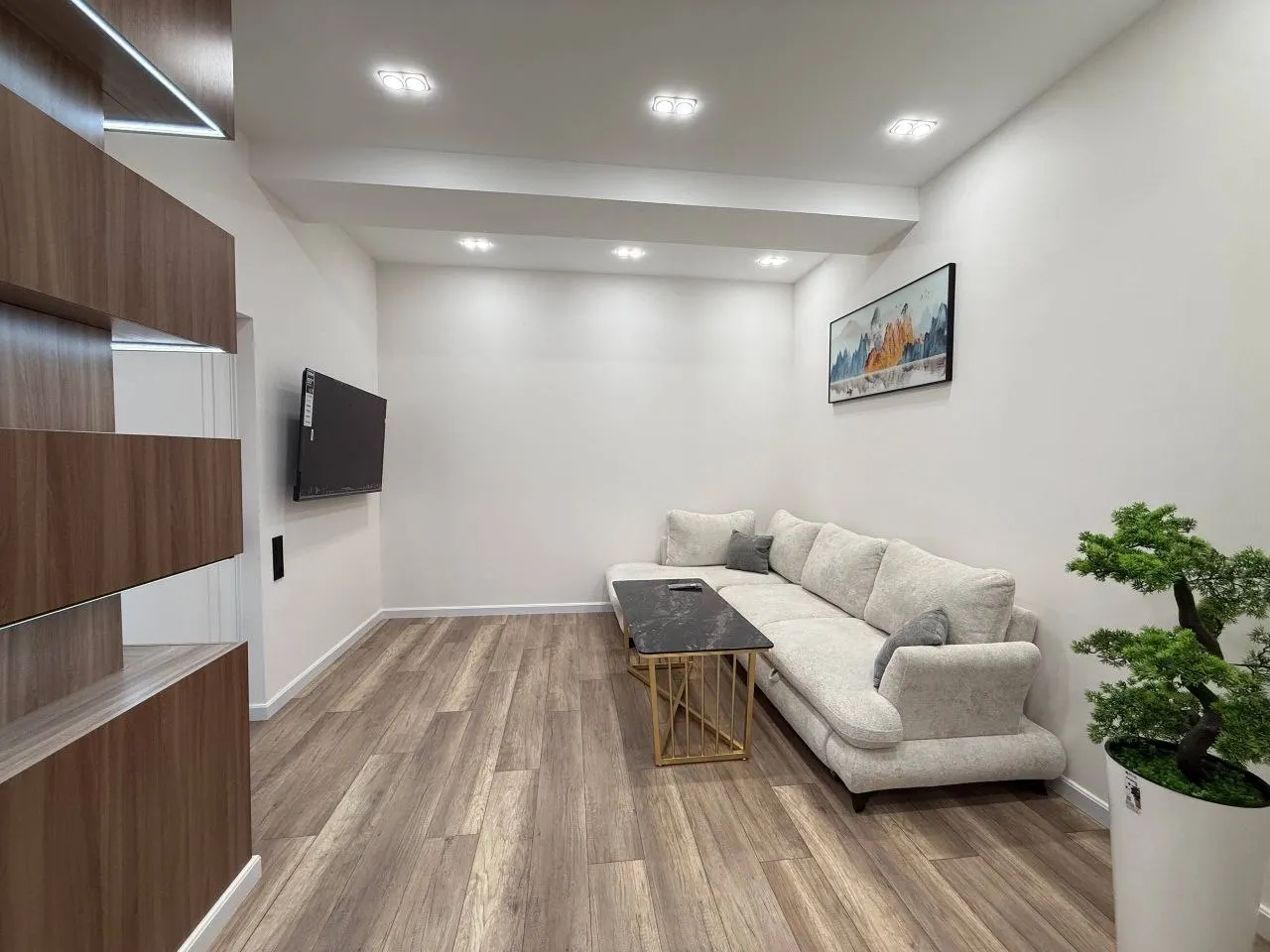 Продаётся 2-комнатная квартира, 44 м², 8/10 этаж — Юнусабадский район