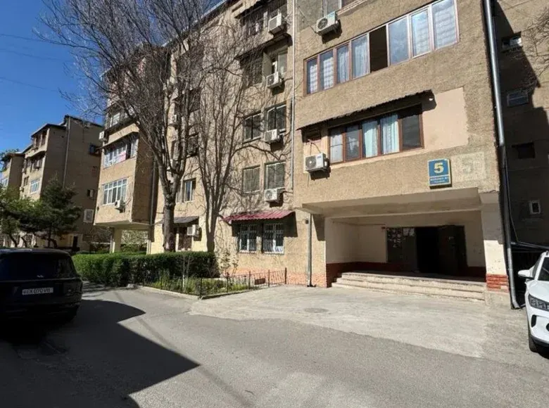 Sotiladi 4 xonali kvartira, 110 m², 3/5 qavat — Shayxontohur tumani