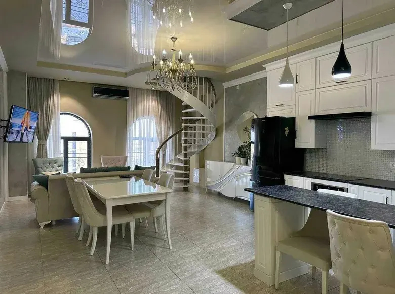 Сотилади 3 хонали квартира, 98 м², 8/9 қават — Мирзо Улуғбек тумани