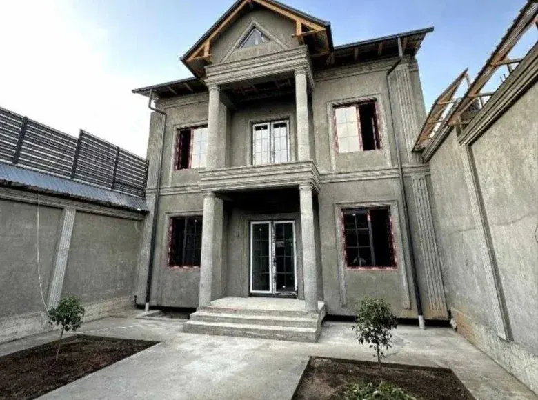 Сотилади 6 хонали ҳовли уй, 3 сотих, 330 м² — Яшнобод тумани