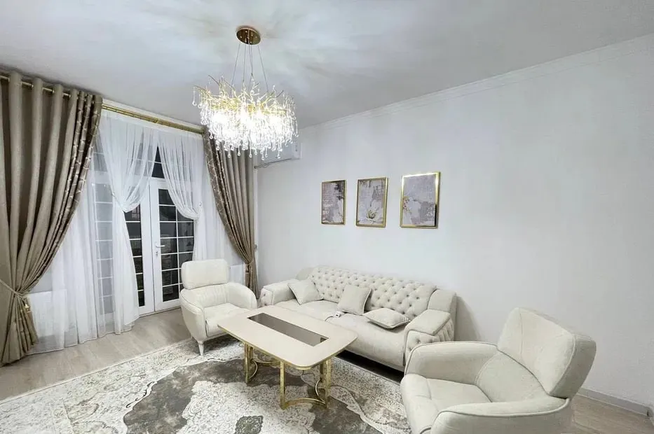 Сдаётся 3-комнатная квартира, 75 м², 3/8 этаж — Мирабадский район