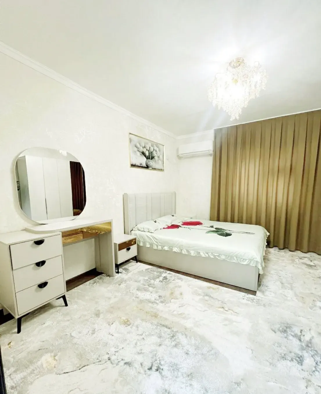 Сотилади 2 хонали квартира, 60 м², 1/7 қават — Олмазор тумани