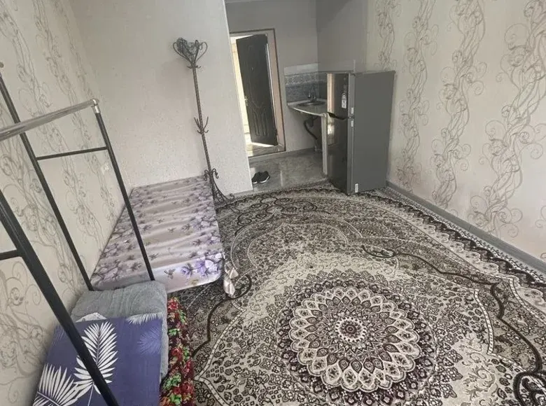 Сдаётся 1-комнатная квартира, 40 м², 1/4 этаж — Яшнабадский район
