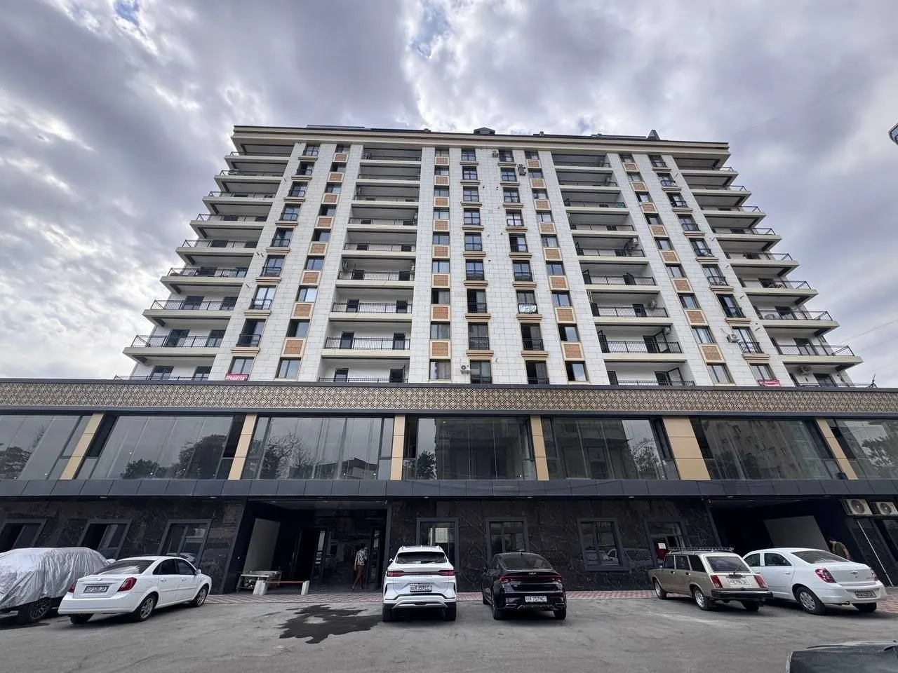Sotiladi 4 xonali kvartira, 125 m², 5/12 qavat — Yakkasaroy tumani
