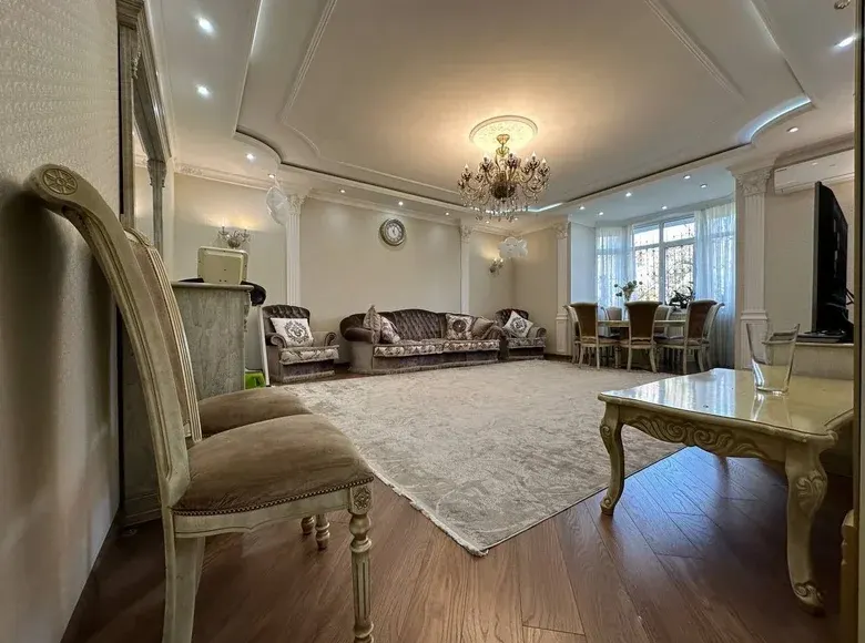 Ижарага берилади 4 хонали квартира, 200 м², 4/5 қават — Яшнобод тумани
