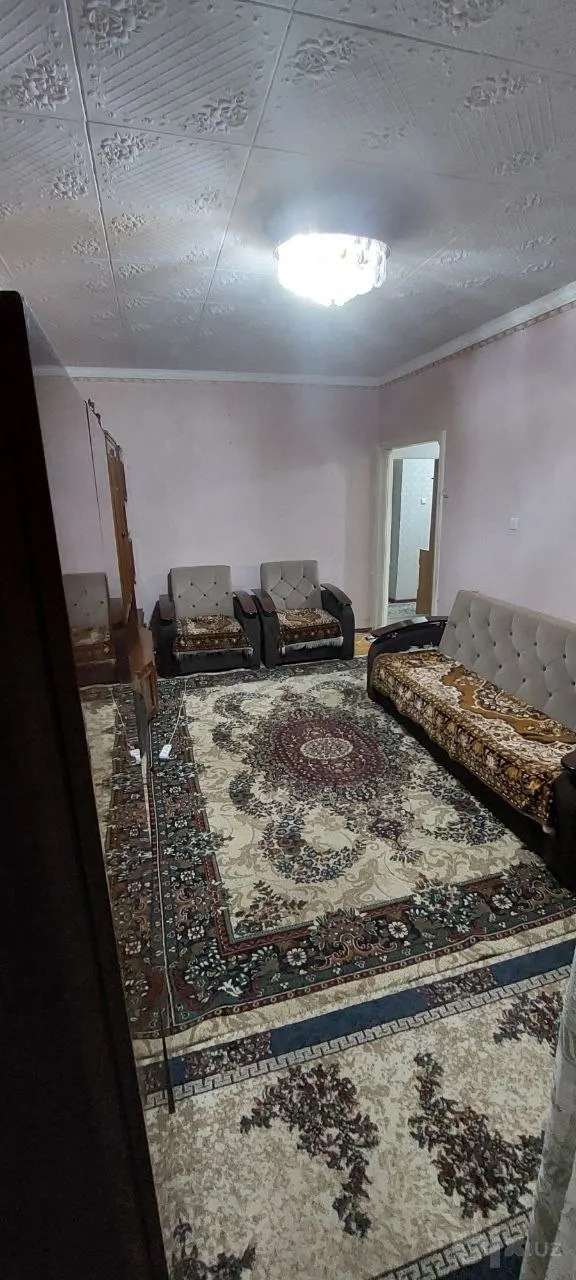 Сдаётся 1-комнатная квартира, 35 м², 3/5 этаж — Яккасарайский район