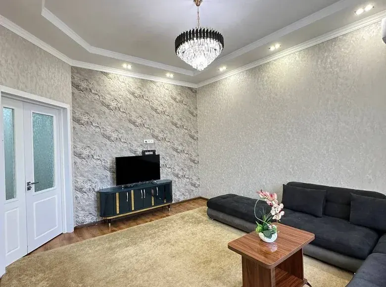 Кунлик ижарага 3 хонали квартира, 80 м², 8/9 қават — Шайхонтоҳур тумани