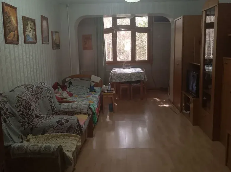 Sotiladi 3 xonali kvartira, 70 m², 2/5 qavat — Mirzo Ulugʻbek tumani