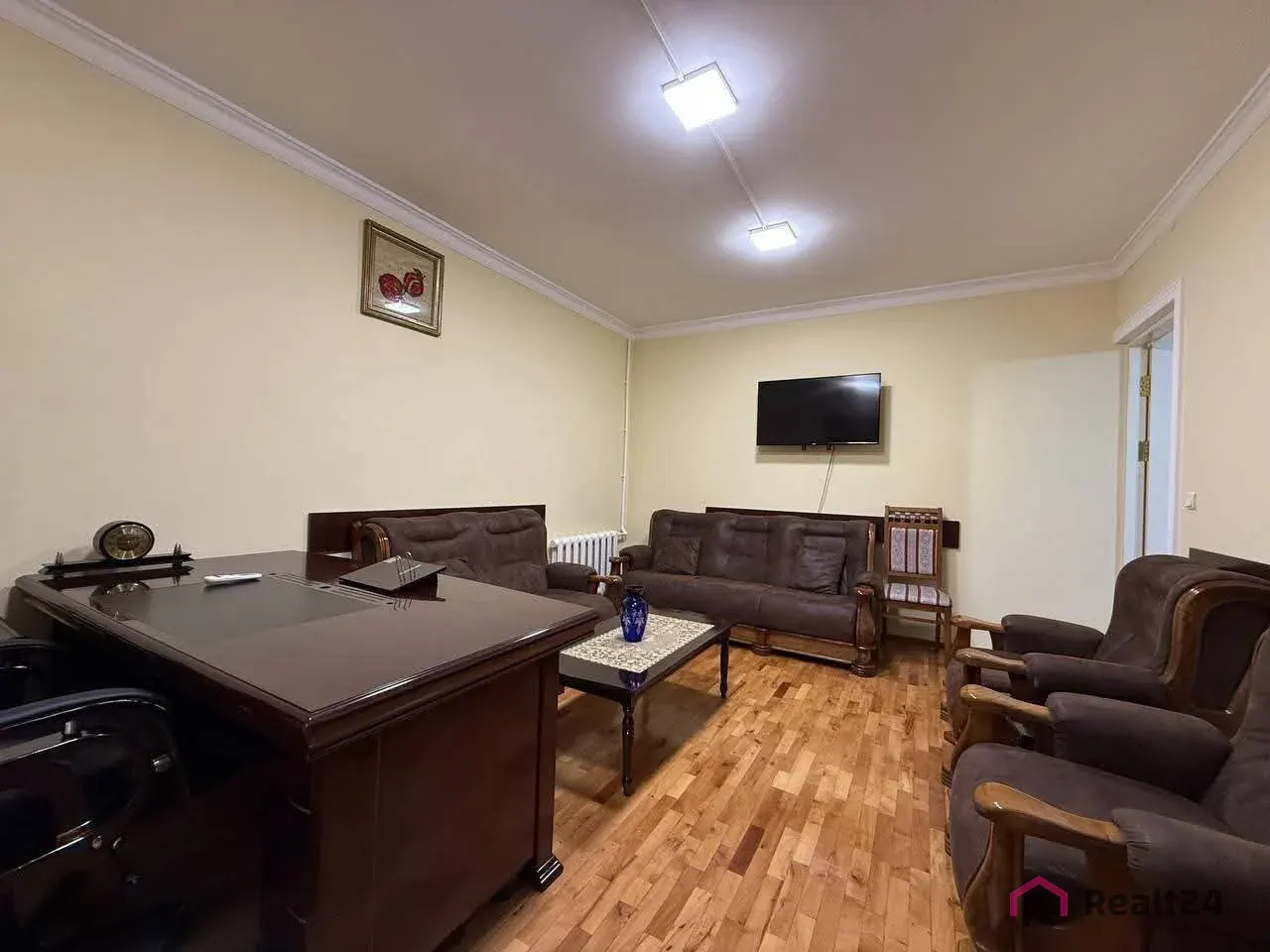 Сдаётся офис, 154 м², 1/12 этаж — Мирабадский район