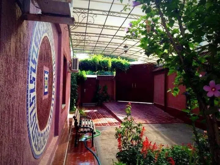 Ijaraga beriladi 5 xonali hovli uy, 3,5 sotix, 170 m², 2 qavatli — Mirobod tumani