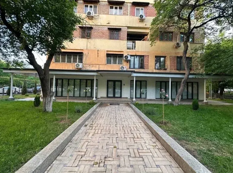 Продаётся коммерческое помещение, 235 м², 1/9 этаж — Юнусабадский район