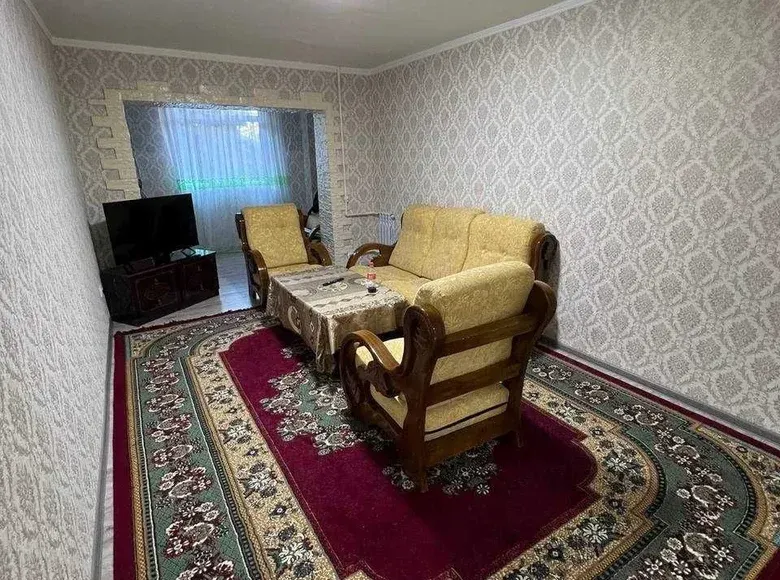 Sotiladi 2 xonali kvartira, 55 m², 2/4 qavat — Yakkasaroy tumani
