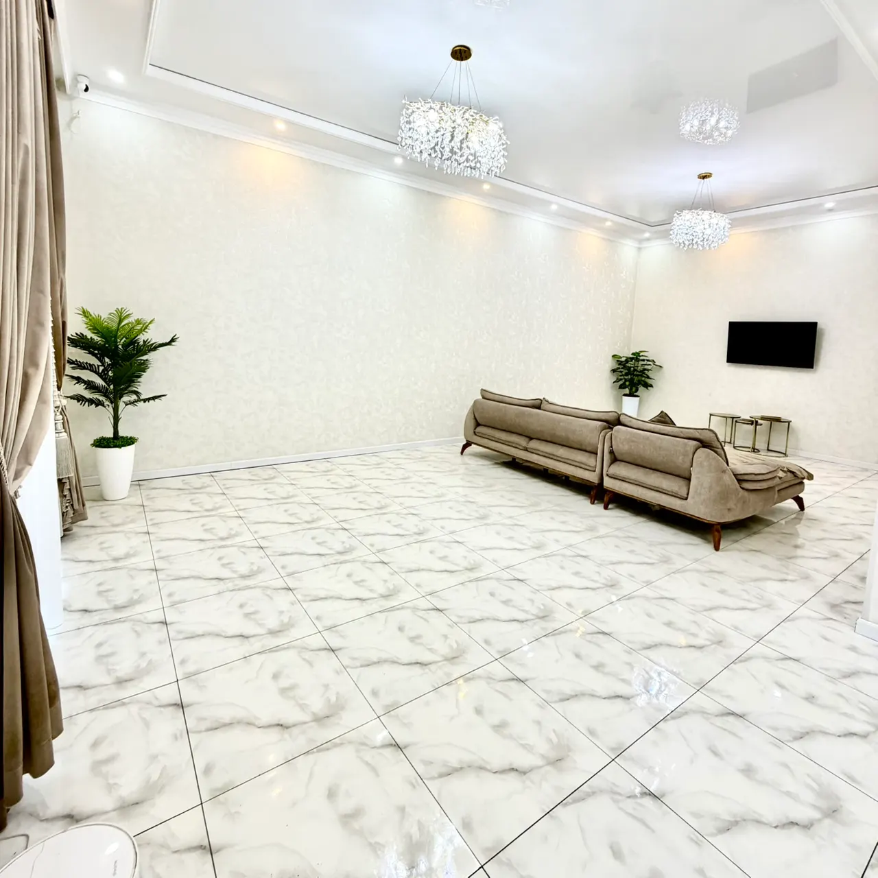 Sotiladi 6 xonali hovli uy, 2 sotix, 340 m², 3/3 qavat — Sergeli tumani