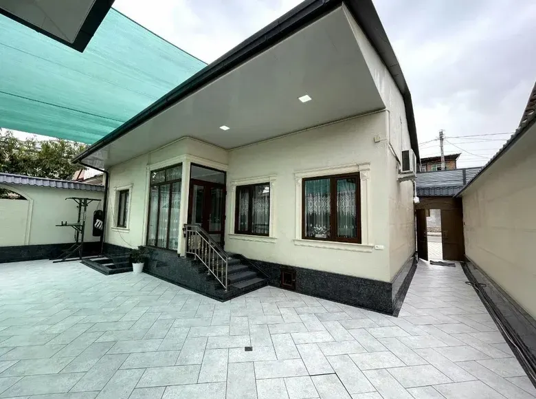 Sotiladi 7 xonali hovli uy, 356 m² — Chilonzor tumani