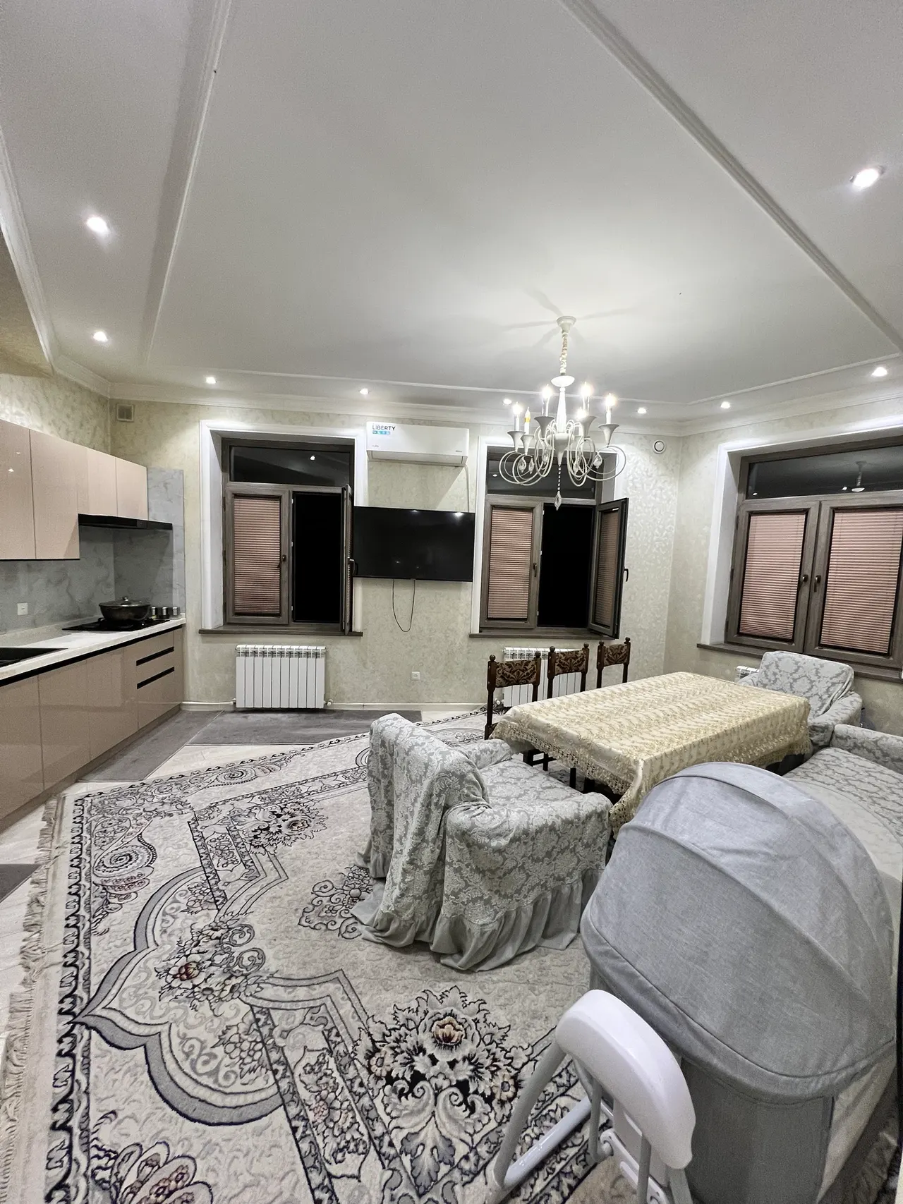 Sotiladi 4 xonali kvartira, 100 m², 2/3 qavat — Uchtepa tumani