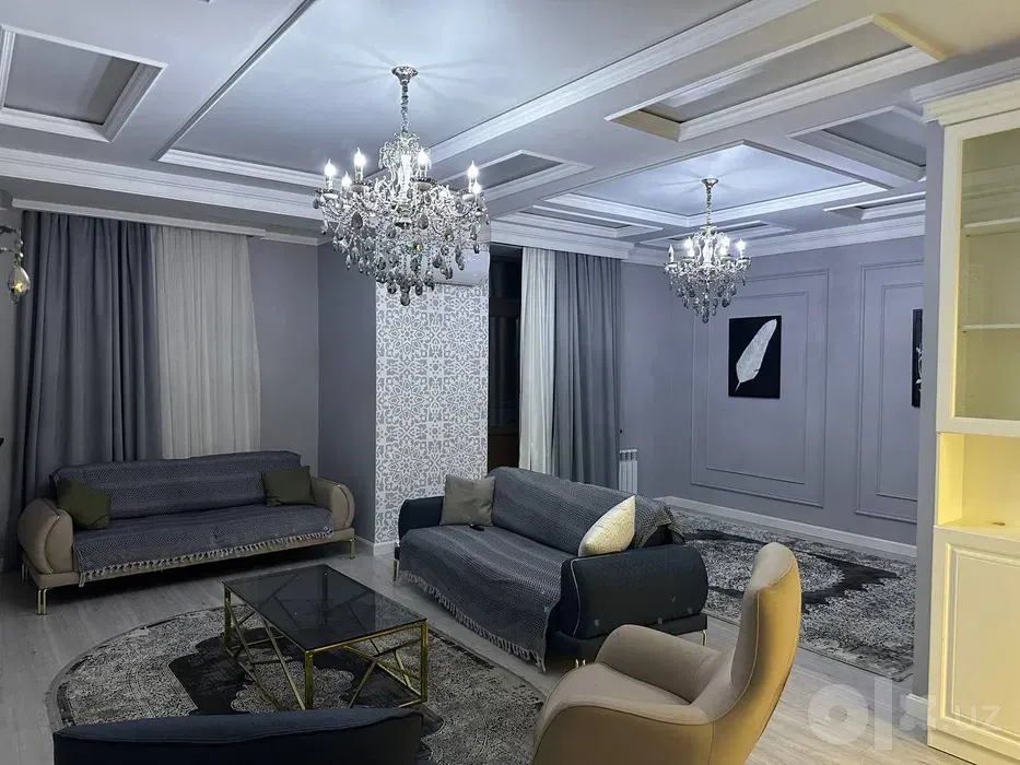 Продаётся 4-комнатная квартира, 180 м², 8/9 этаж — Яккасарайский район